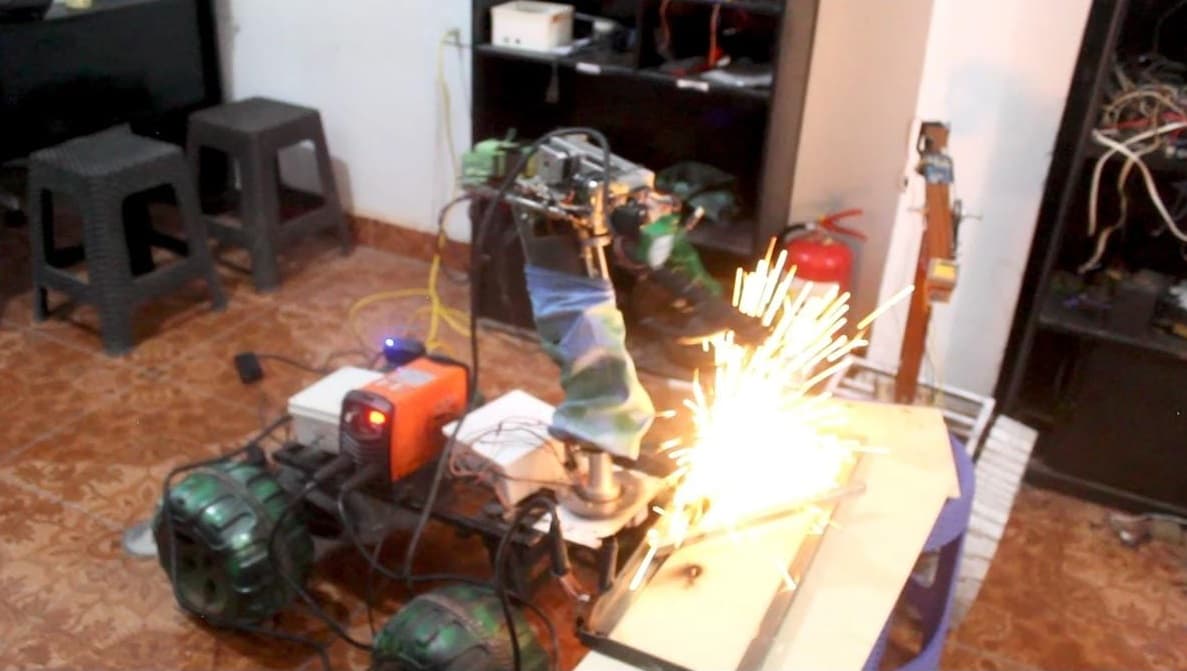 Robot colaborativo soldador